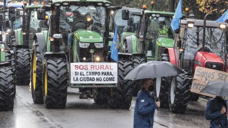 Tractorada