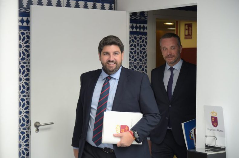 Europapress 4541742 Presidente Region Murcia Fernando Lopez Miras Llega Primera Sesion Debate
