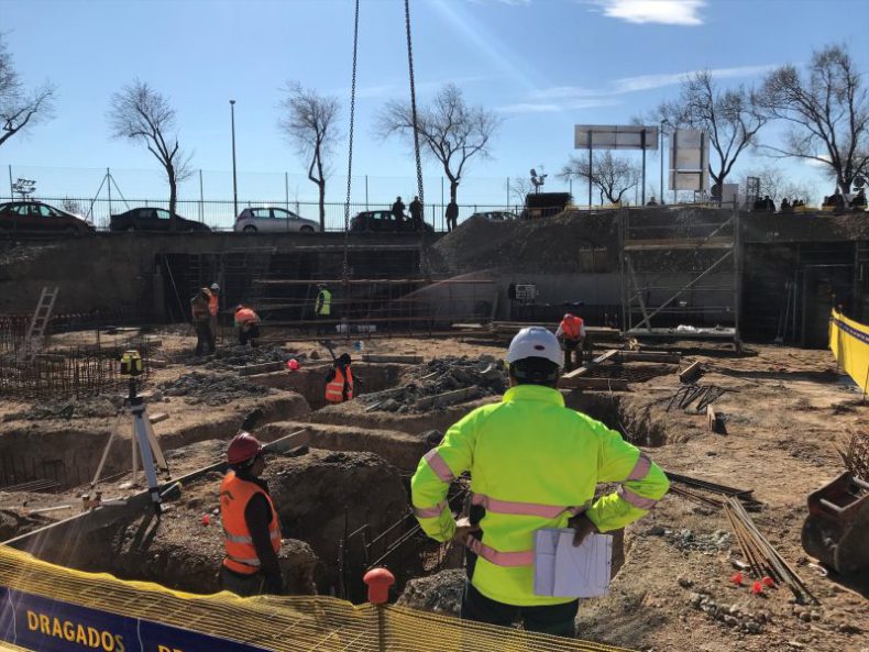 Europapress 1534428 Operarios Trabajadores Obreros Obra Construccion Zanja