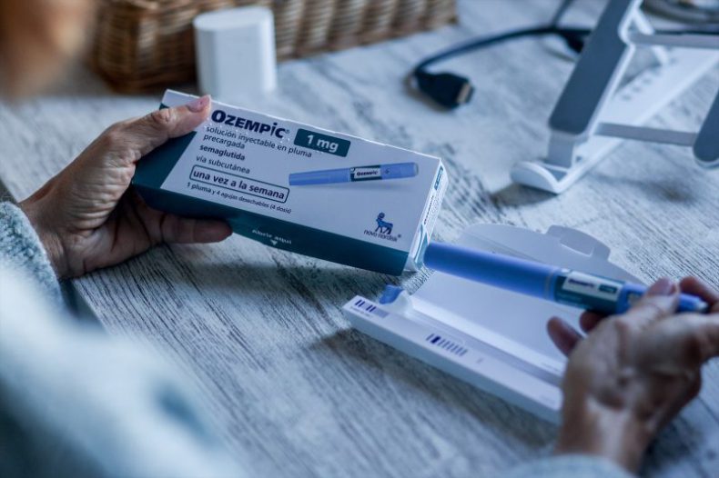 Europapress 5551055 Persona Utilizando Ozempic Noviembre 2023 Madrid Espana Novo Nordisk Firma