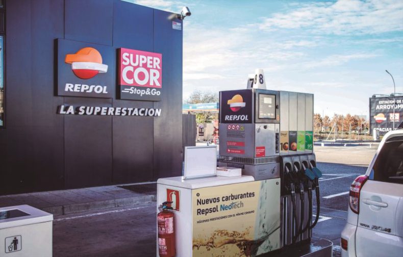 Europapress 2202118 Corte Ingles Repsol Estacion Servicio Supercor