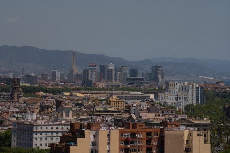 Europapress 5205368 Varios Edificios Viviendas Vistos Mirador Poble Sec 17 Mayo 2023 Barcelona