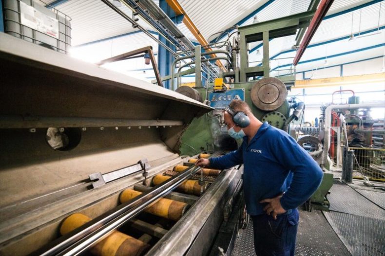 Europapress 3165316 Trabajador Jornada Laboral Empresa Extrusion Toledo Innovadora Fabricacion