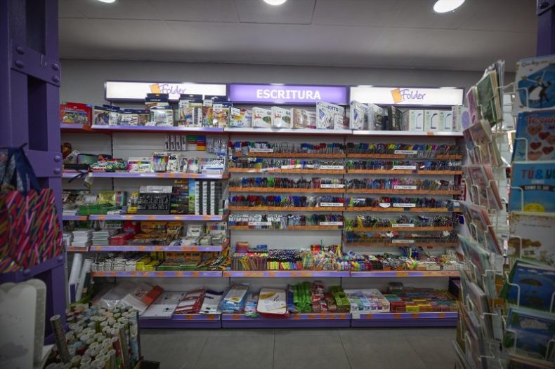 Europapress 6170539 Vista Material Escolar Papeleria Folder Hermosilla 24 Agosto 2024 Madrid