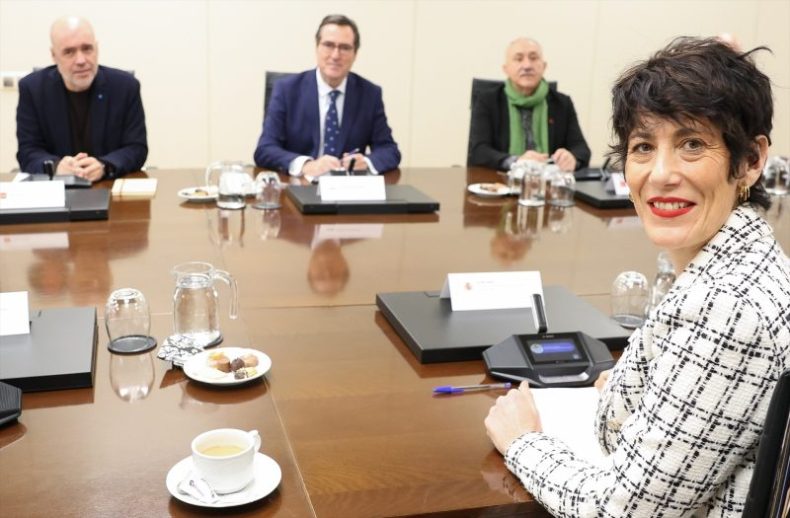 Europapress 6480722 I D Secretario General Ccoo Unai Sordo Presidente Ceoe Antonio Garamendi