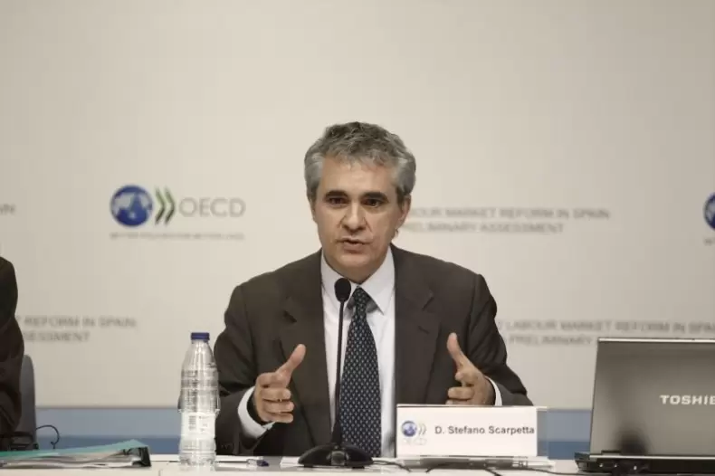 Europapress 7299335 Directro Empleo Ocde Stefano Scarpetta Presenta Estudio Reforma Laboral