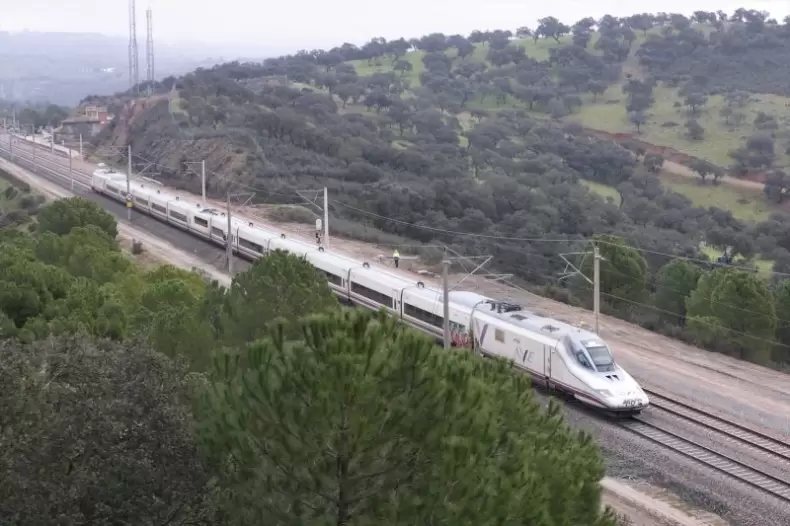 Europapress 7299408 Imagen Tren Ave Paso Tramo Via Completamente Restaurado Donde Ocurrio