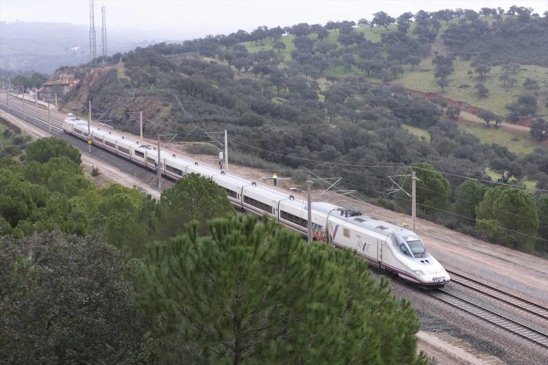 Europapress 7299408 Imagen Tren Ave Paso Tramo Via Completamente Restaurado Donde Ocurrio