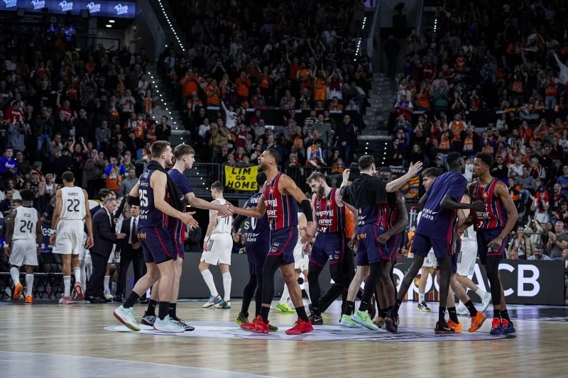 Europapress 7314483 Kosner Baskonia Celebra Canasta Final Contra Real Madrid Copa Rey Valencia