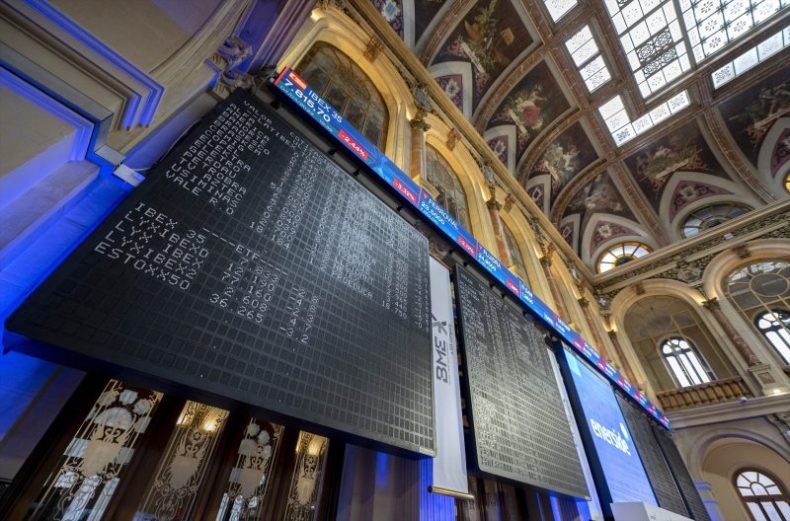 Europapress 4289773 Varios Paneles Ibex 35 Palacio Bolsa Marzo 2022 Madrid Espana Ibex