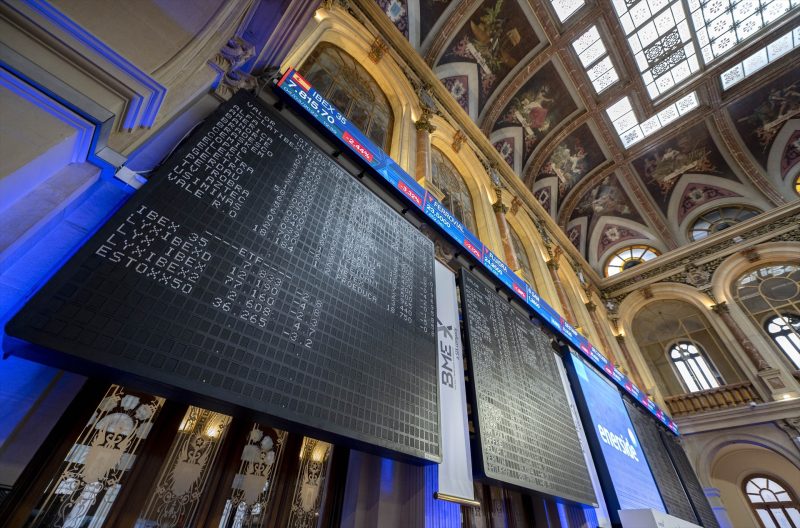 Europapress 4289773 Varios Paneles Ibex 35 Palacio Bolsa Marzo 2022 Madrid Espana Ibex