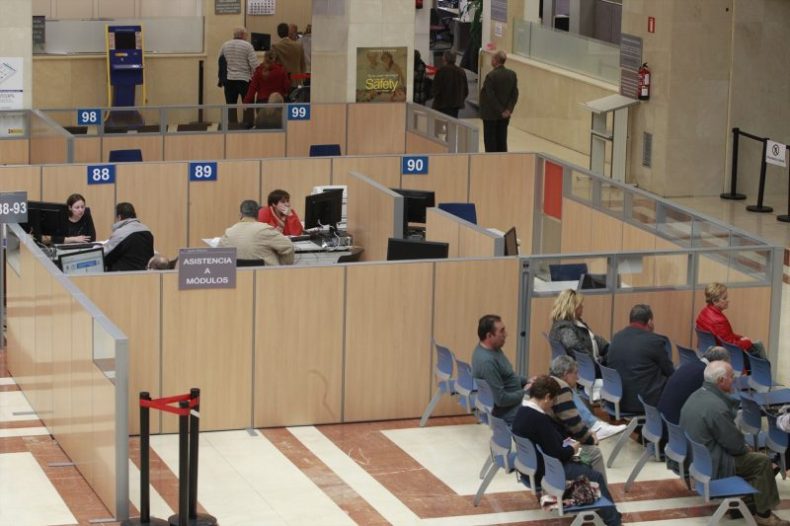 Europapress 5108199 Hacienda Agencia Tributaria Aeat Declaracion Renta Contribuyente Irpf