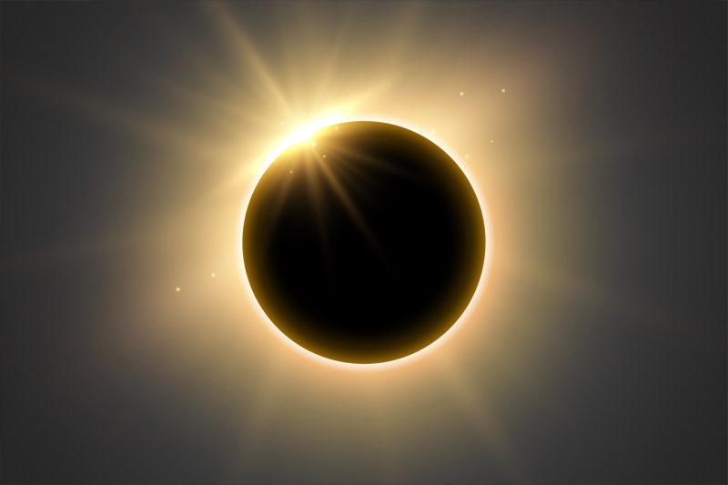 Europapress 7471307 Opticos Optometristas Cyl Apelan Prevencion Visual Eclipse Total 12 Agosto