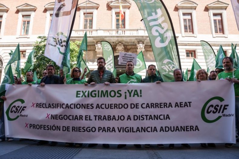 Europapress 7502716 Varias Personas Concentracion Delegados Aeat Mejora Condiciones Laborales