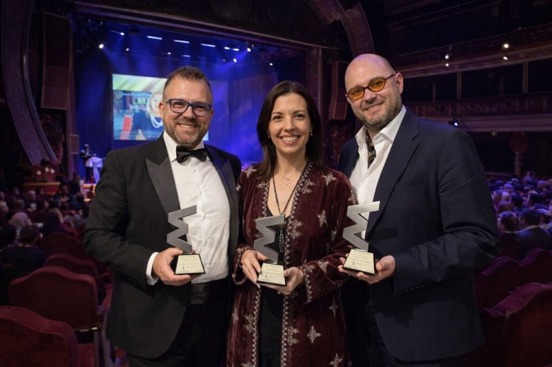 Benlly Hidalgo Yolanda Galiana Y Fran Dieguez En Los Diigital Beauty Awards
