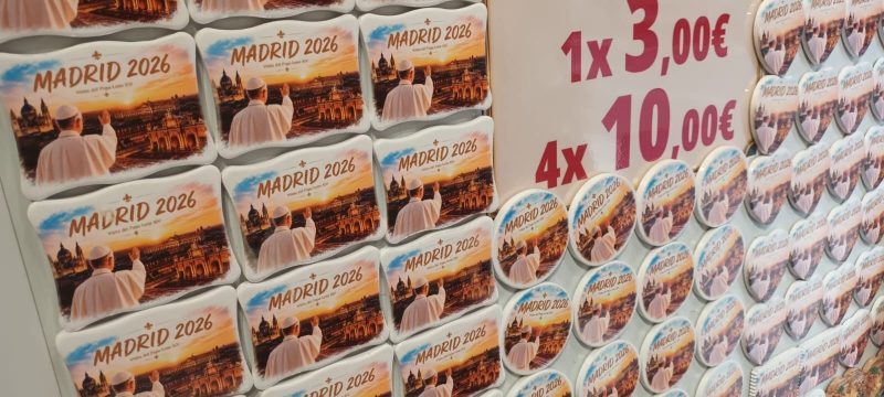 Europapress 7572115 Madrid Blanco Amarillo Espera Leon Xiv