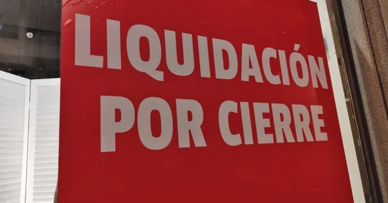 Europapress 7439539 Cartel Liquidacion Cierre