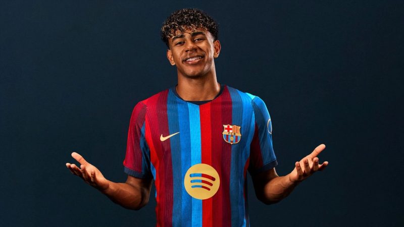 Europapress 7635208 Jugador Fc Barcelona Lamine Yamal Nueva Primera Camiseta Temporada 2026