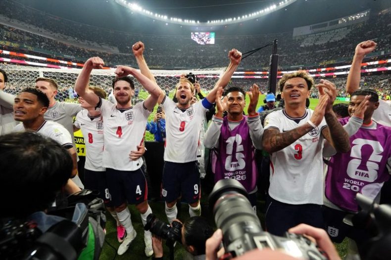 Europapress 7648414 06 July 2026 Mexico Mexico City Englands Harry Kane Declan Rice C L Ollie