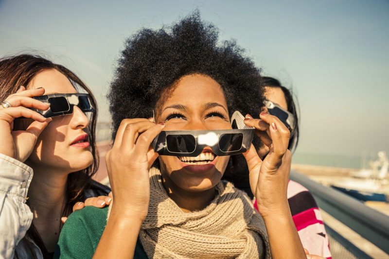 Theme People Solar Eclipse Gettyimages 466341196 Universal Within Usage Period
