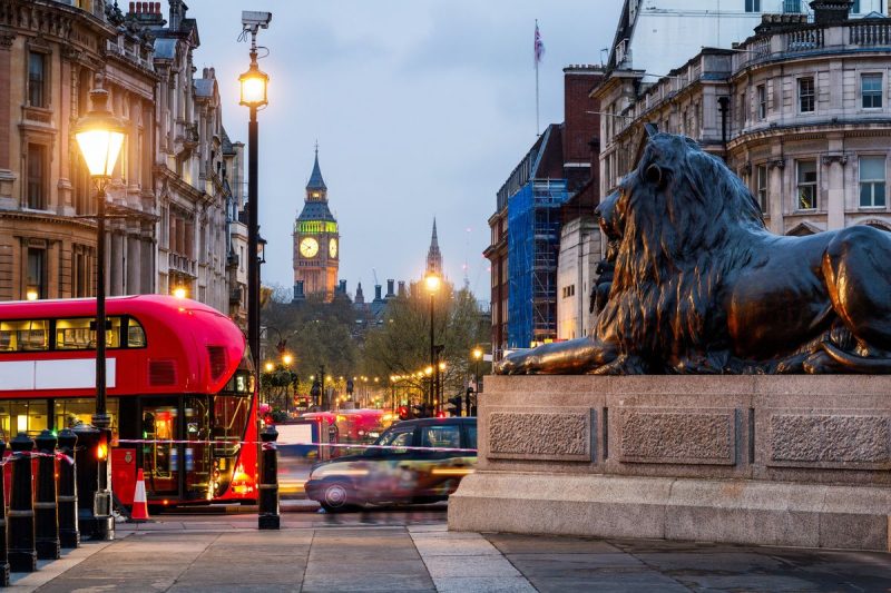 Dest London Trafalgar Square Gettyimages 817367354 Universal Within Usage Period