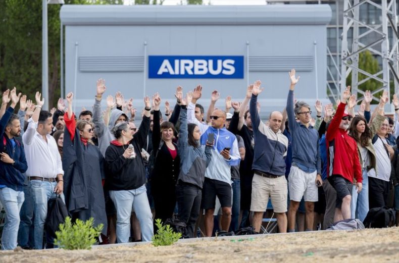 Europapress 7733899 Varias Personas Tercera Jornada Huelga Indefinida Empleados Airbus