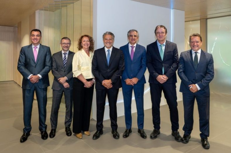 Europapress 7778355 Consejo Asesor Tecnologia Innovacion Santalucia Izquierda Derecha Sergio