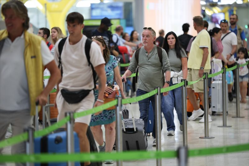 Europapress 7714209 Numerosas Personas Aeropuerto Adolfo Suarez Madrid Barajas 14 Agosto
