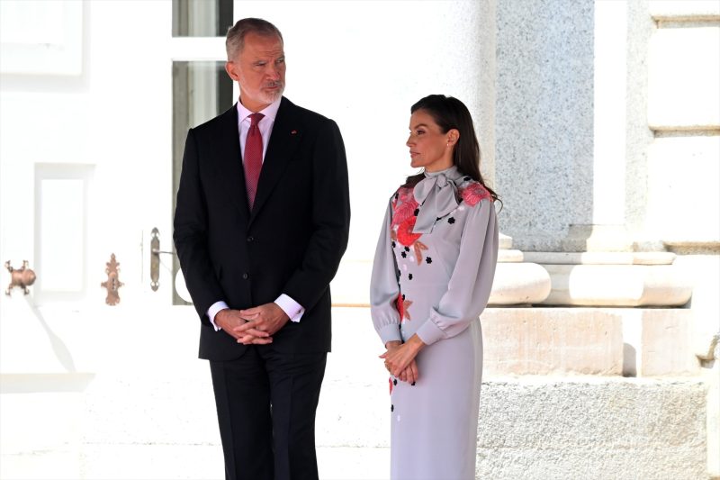 Europapress 7807880 Rey Felipe Vi Reina Letizia Esperan Llegada Presidente Republica Francesa